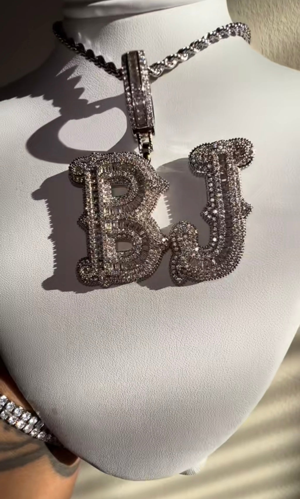 Diamond Plate Initial Chain
